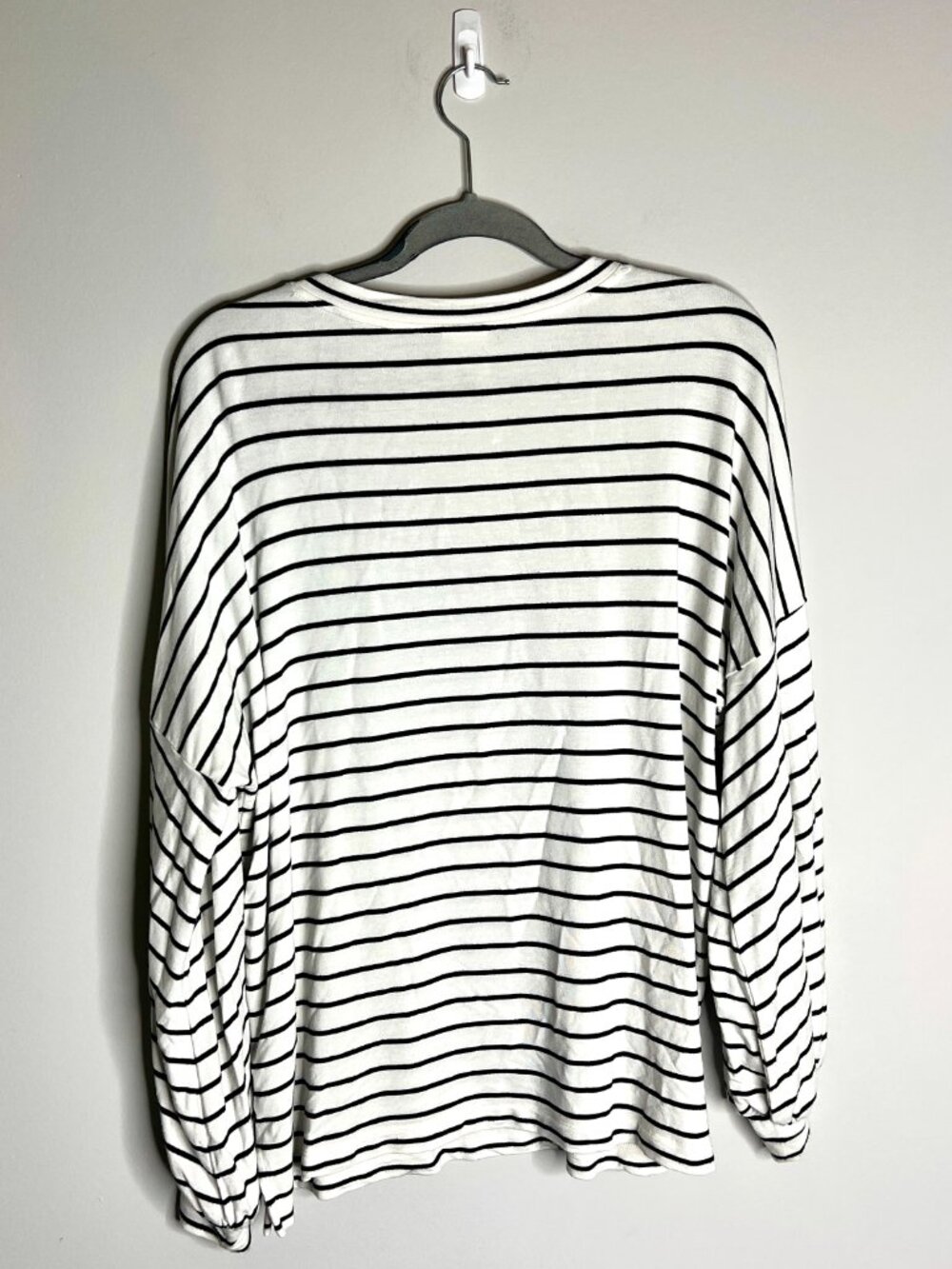 Cabi 5746 Relax Game Day Striped Sweatshirt Spring 2020 Medium Nautical Preppy - Picture 5 of 5
